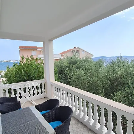 Apartman Zara *